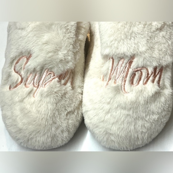 Dluxe by Dearfoams Plush Faux Fur “Super Mom” Slippers Size Large 9-10 - Picture 4 of 12